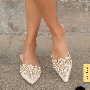 Lulus Flora Ivory Satin Pearl Embroidered Pointed Toe Flats - size 11 NWT